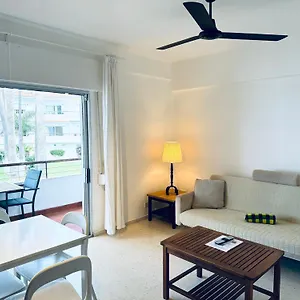 https://apartamentos-playa-torrecilla.hotelsinnerja.org